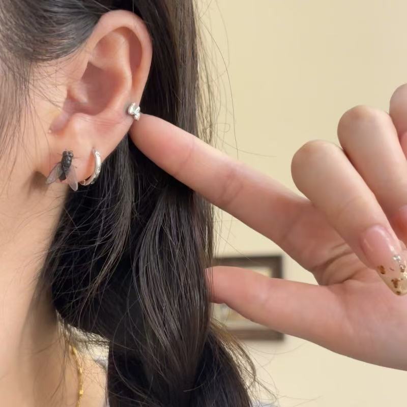 Fly-shaped Stud Earings