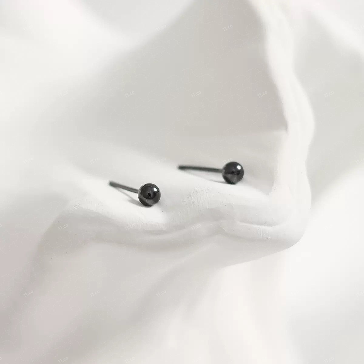 Tiny Ball Stud Ewarings