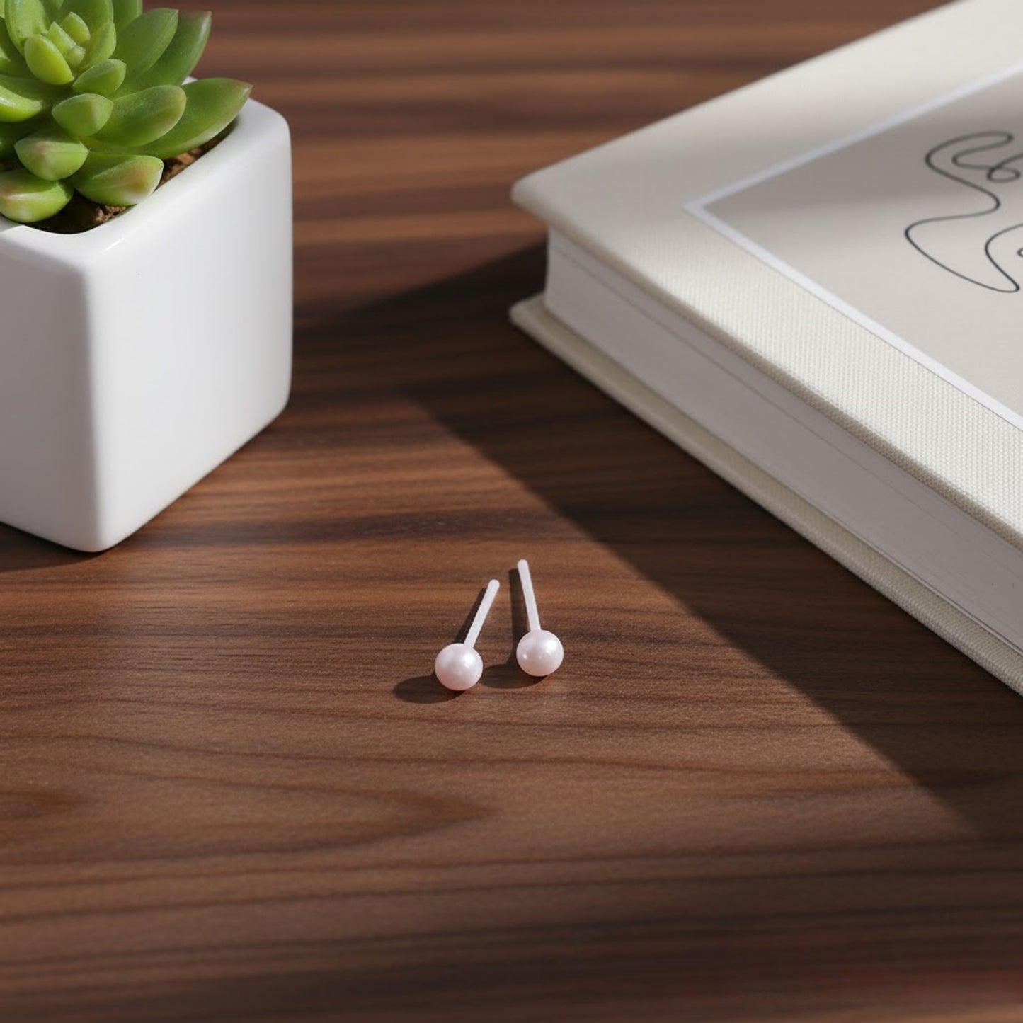 Tiny Ball Stud Ewarings