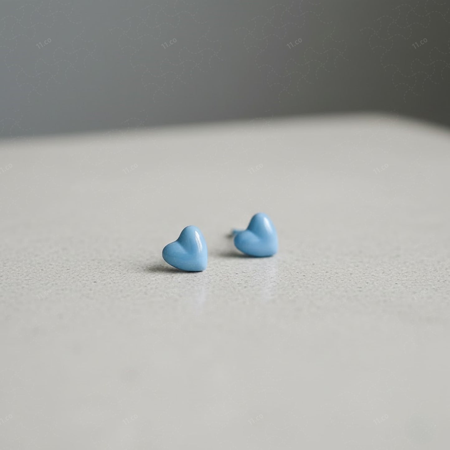 Heart stud earrings