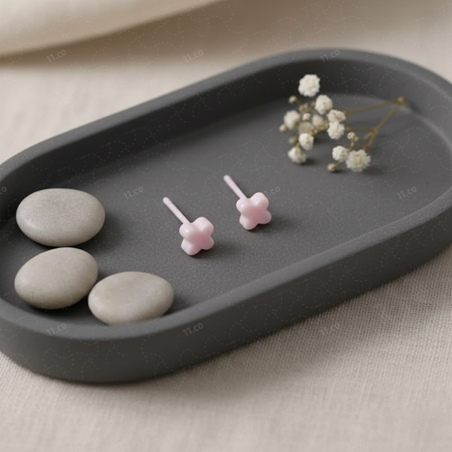 Four-leaf clover stud earrings